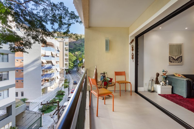 Reformado com ótima marcenaria e lazer completo no entorno da General Glicério! Rua Belisário Távora Rio de Janeiro - 