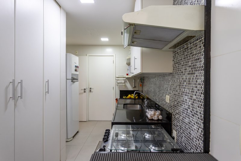 Reformado com ótima marcenaria e lazer completo no entorno da General Glicério! Rua Belisário Távora Rio de Janeiro - 