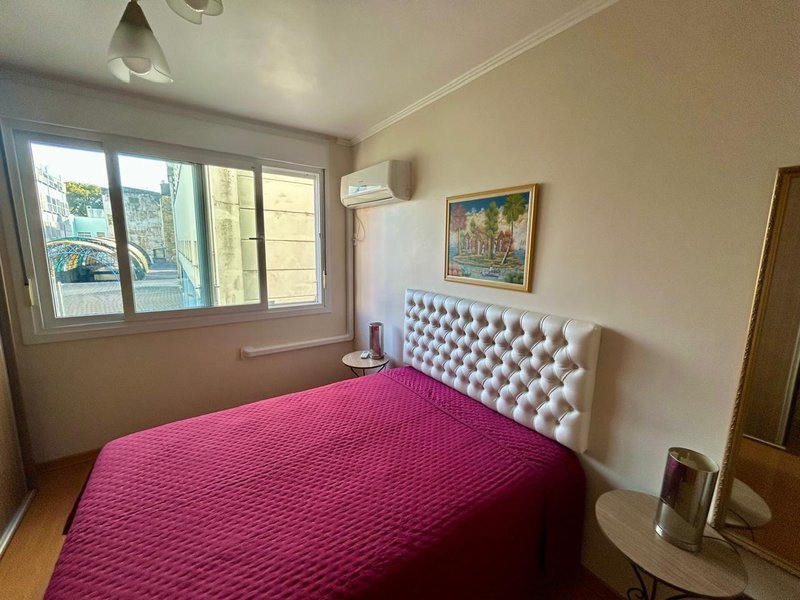 R$ 297.000 - BELO APARTAMENTO - MOBILIADO - 62M2 - 2 DORM - SUÍTE Rua Baronesa do Gravataí Porto Alegre - 