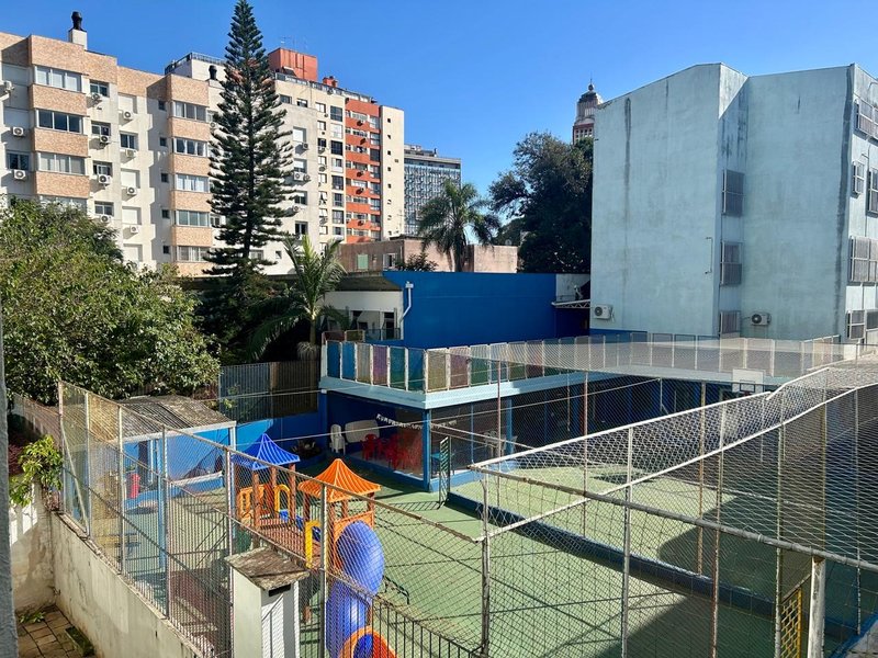 R$ 297.000 - BELO APARTAMENTO - MOBILIADO - 62M2 - 2 DORM - SUÍTE Rua Baronesa do Gravataí Porto Alegre - 
