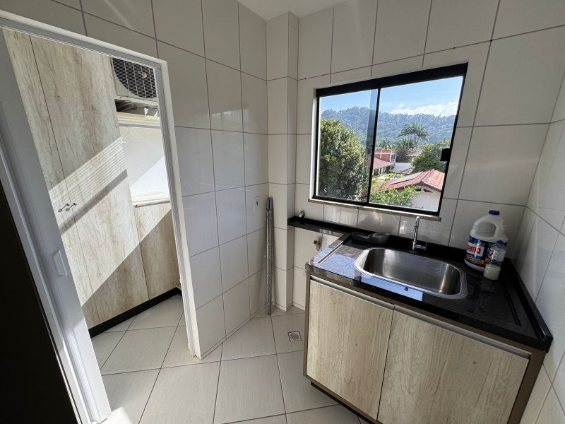 Apto Mobiliado no Bairro das Na&ccedil;&otilde;es  Timbó - 