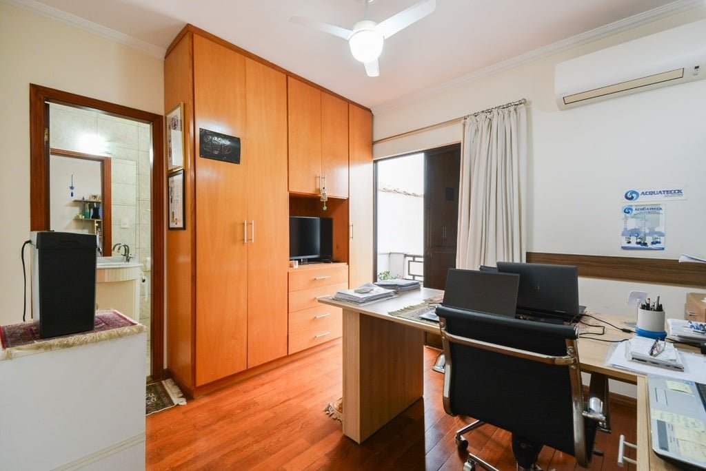Casa à venda com 3 quartos, 244m² - Foto 3