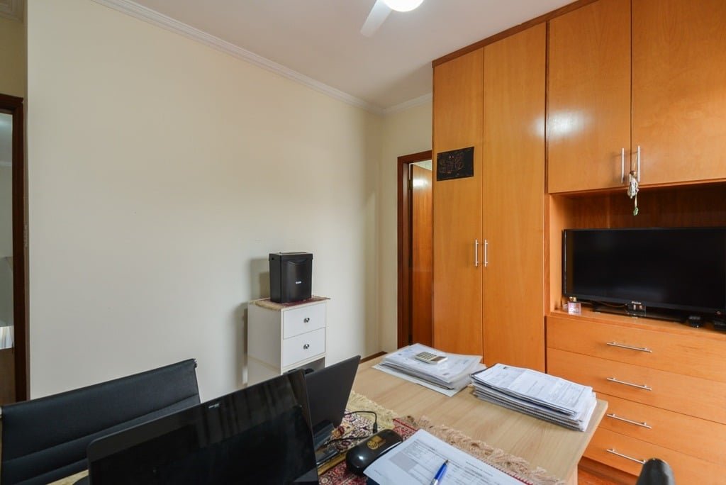 Casa à venda com 3 quartos, 244m² - Foto 8