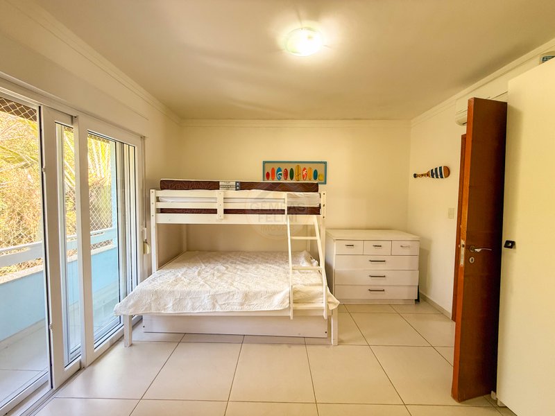 Casa em Condomínio na Praia de Juquehy - À VENDA  São Sebastião - 