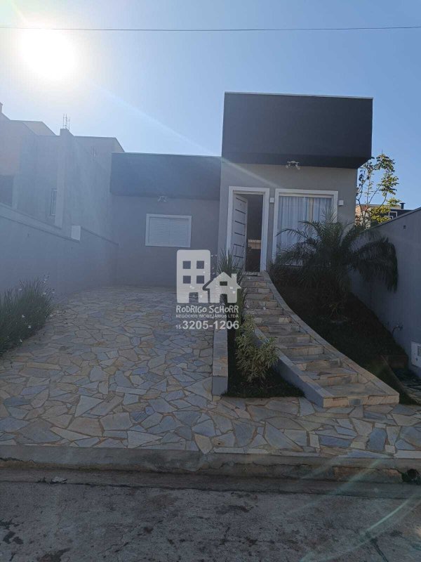 Casa no Condomínio Bella Vitta com 2 quartos e 1 suite com móveis planejados!  Tatuí - 