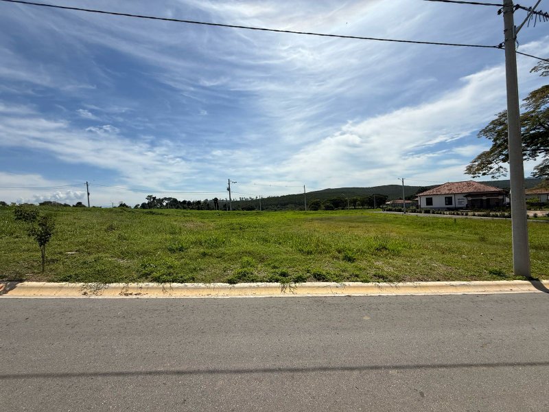 LOTE RESIDÊNCIAL EM CONDOMINIO FECHADO ESTRADA MUNICIPAL BORDA DA MATA Caçapava - 