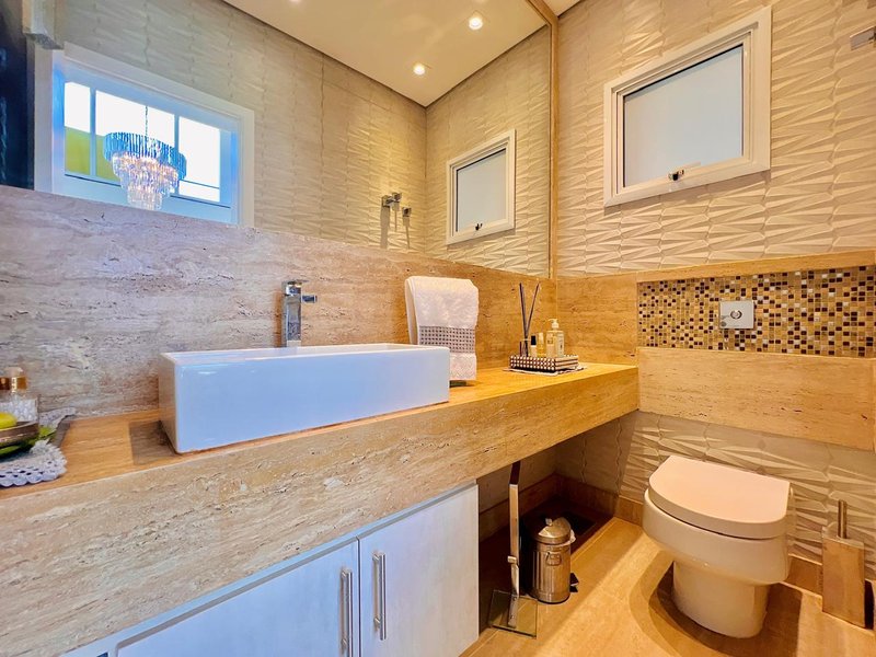 CASA DE ESQUINA CONSTRUÍDA EM TERRENO DUPLO EM GIVERNY / ACEITA PERMUTA Rua Carlos Alberto Brides Sorocaba - Lavabo