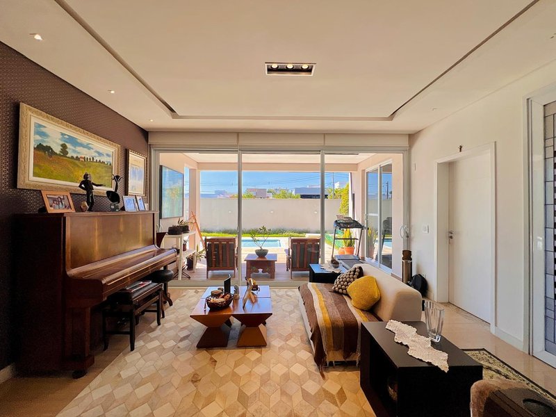 CASA DE ESQUINA CONSTRUÍDA EM TERRENO DUPLO EM GIVERNY / ACEITA PERMUTA Rua Carlos Alberto Brides Sorocaba - Sala de estar 2