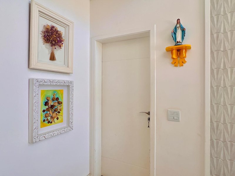 CASA DE ESQUINA CONSTRUÍDA EM TERRENO DUPLO EM GIVERNY / ACEITA PERMUTA Rua Carlos Alberto Brides Sorocaba - Hall