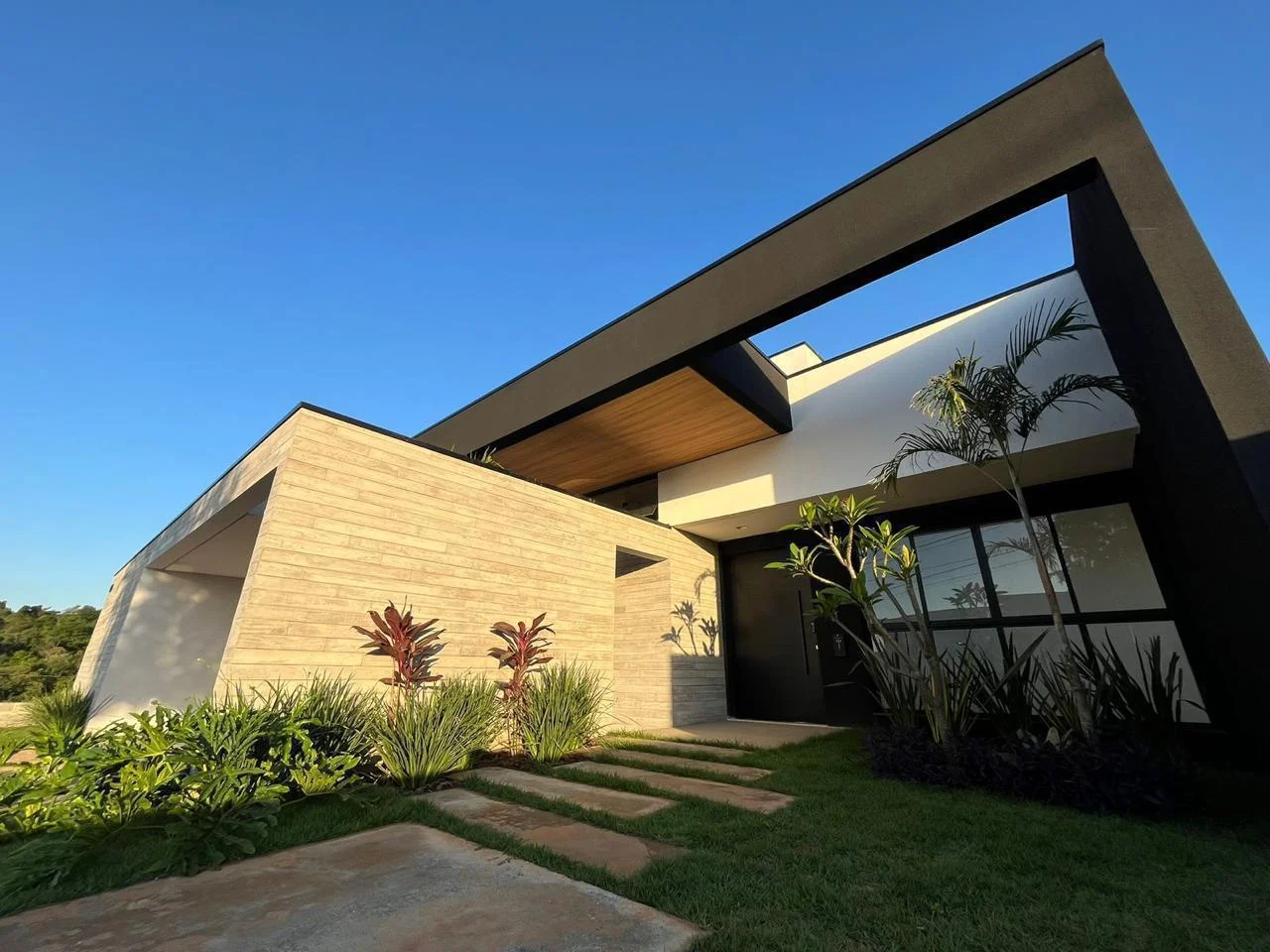 Casa com 3 dormit&oacute;rios &agrave; venda,233 m&sup2; - Condom&iacute;nio Village Ipanema II - Ara&ccedil;oiaba - SP Av: Francisco de Assis Chateaubriand Araçoiaba da Serra - 