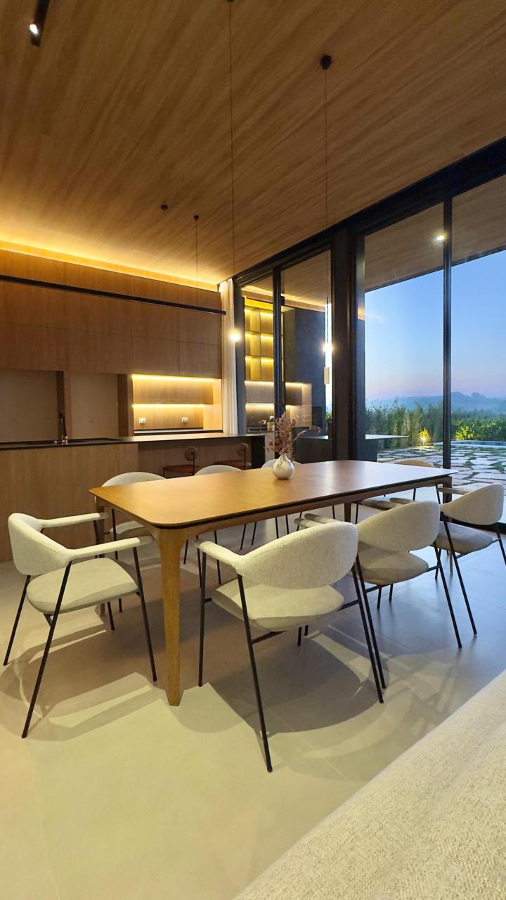 Casa com 3 dormit&oacute;rios &agrave; venda,233 m&sup2; - Condom&iacute;nio Village Ipanema II - Ara&ccedil;oiaba - SP Av: Francisco de Assis Chateaubriand Araçoiaba da Serra - 