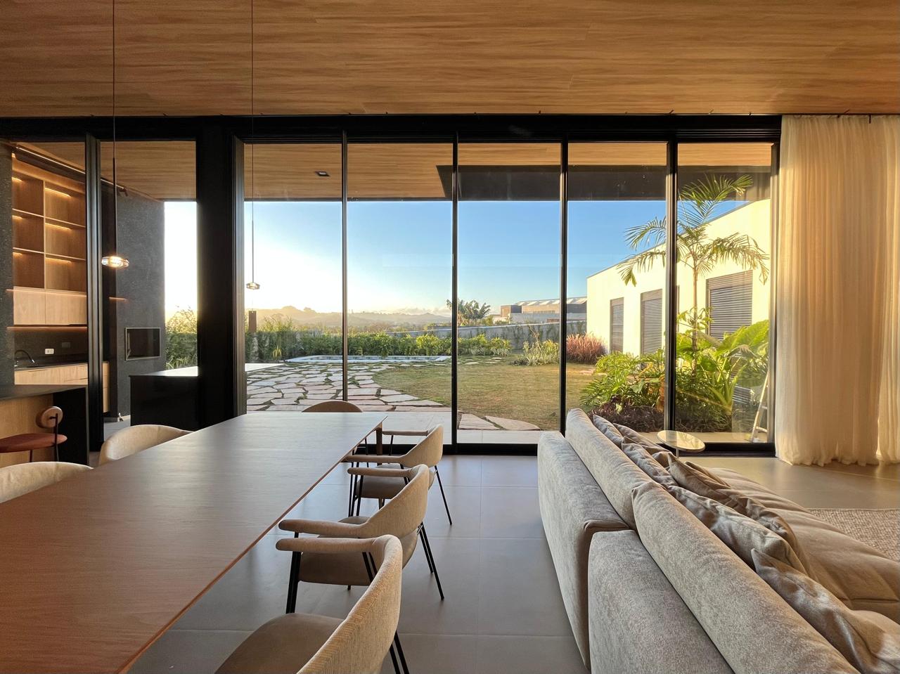 Casa com 3 dormit&oacute;rios &agrave; venda,233 m&sup2; - Condom&iacute;nio Village Ipanema II - Ara&ccedil;oiaba - SP Av: Francisco de Assis Chateaubriand Araçoiaba da Serra - 