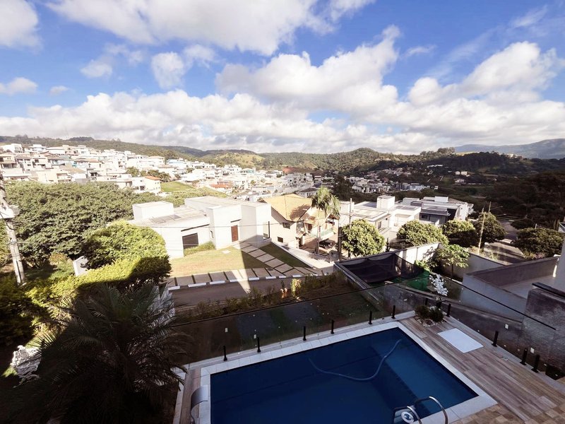 Linda Casa com uma Suíte Térrea - Santana de Parnaíba - 