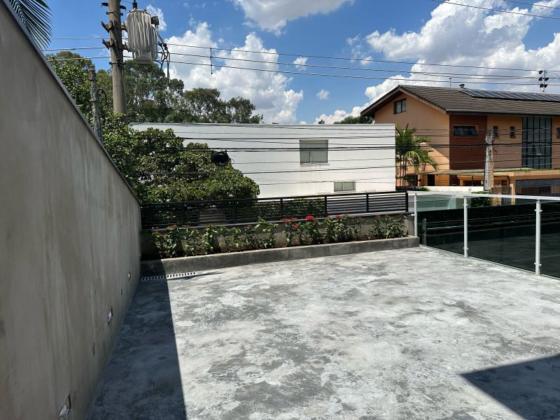 Lindo Sobrado na Vila Madalena com 4 dorms - 300m2 - São Paulo - 