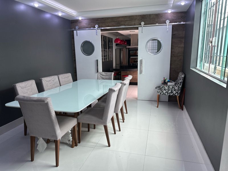 Lindo Sobrado na Vila Madalena com 4 dorms - 300m2 - São Paulo - 