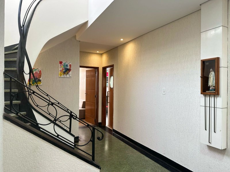 Lindo Sobrado na Vila Madalena com 4 dorms - 300m2 - São Paulo - 