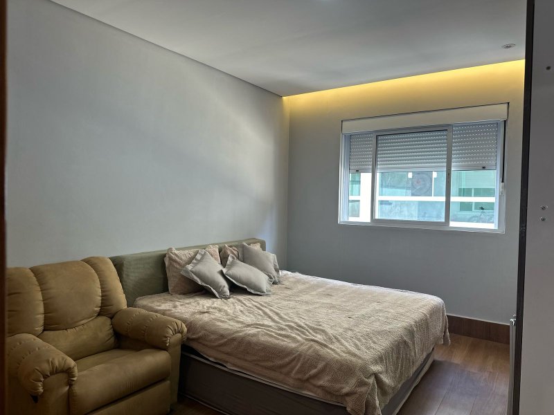 Lindo Sobrado na Vila Madalena com 4 dorms - 300m2 - São Paulo - 