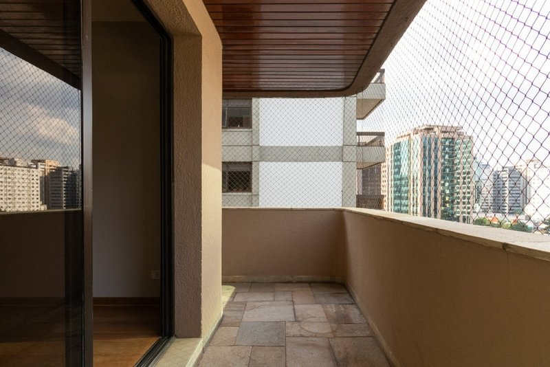 Apartamento a venda - Itaim Bibi - 3 suítes 209m² Lopes Neto São Paulo - 
