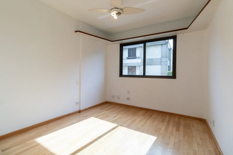 Apartamento a venda - Itaim Bibi - 3 suítes 209m² Lopes Neto São Paulo - 
