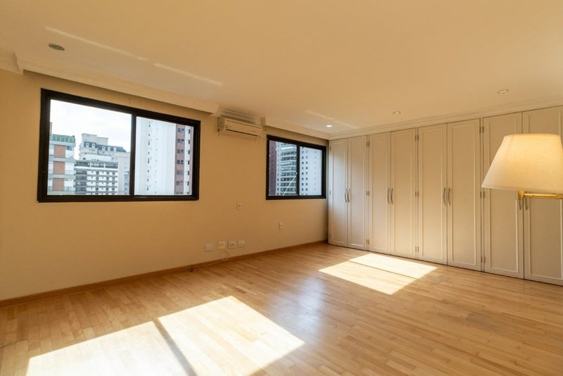 Apartamento a venda - Itaim Bibi - 3 suítes 209m² Lopes Neto São Paulo - 