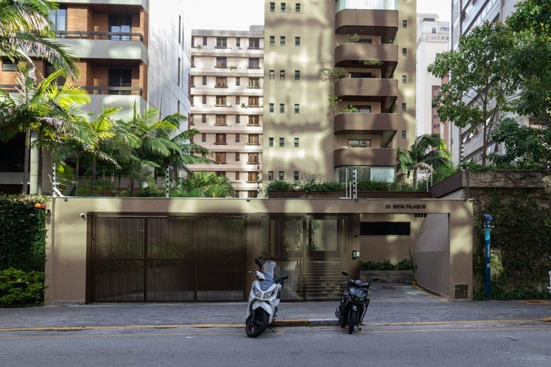 Apartamento a venda - Itaim Bibi - 3 suítes 209m² Lopes Neto São Paulo - 