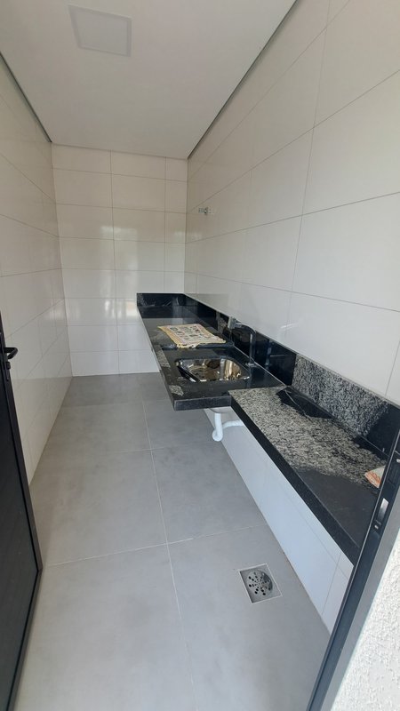 Casa Nova - Mosaico Essence - 03 suítes, closet, área gourmet com piscina e 02 vagas - Mogi das Cruzes - 