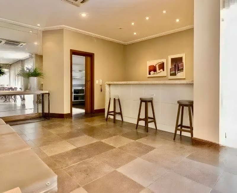 R$ 1.499.000 - EXCELENTE APARTAMENTO- 145M2 - 3 DORM - LAREIRA - INFRA - 2 VAGAS Rua Anita Garibaldi Porto Alegre - 