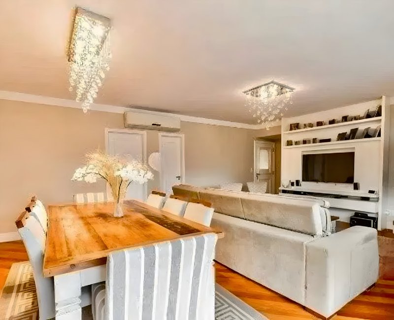 R$ 1.499.000 - EXCELENTE APARTAMENTO- 145M2 - 3 DORM - LAREIRA - INFRA - 2 VAGAS Rua Anita Garibaldi Porto Alegre - 