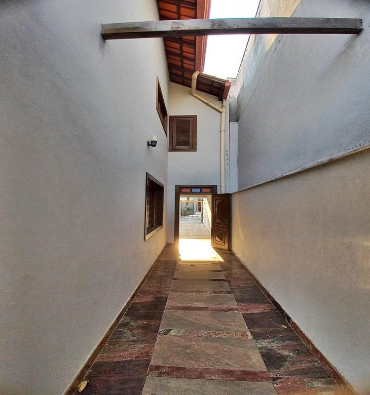Casa em Condomínio - 4 quartos - 3 suites - 4 vagas - lote 550m² Avenida Doutor Cristiano Guimarães Belo Horizonte - 