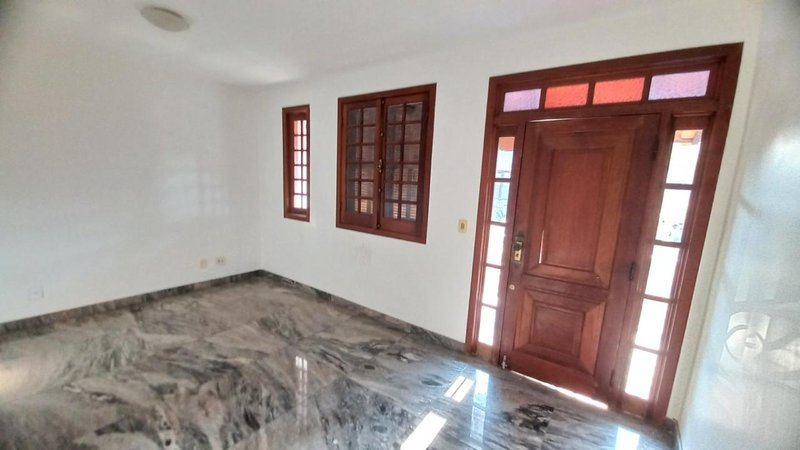 Casa em Condomínio - 4 quartos - 3 suites - 4 vagas - lote 550m² Avenida Doutor Cristiano Guimarães Belo Horizonte - 