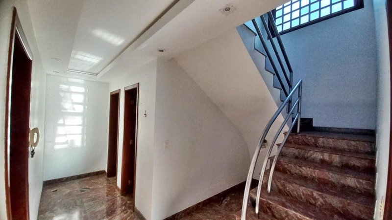 Casa em Condomínio - 4 quartos - 3 suites - 4 vagas - lote 550m² Avenida Doutor Cristiano Guimarães Belo Horizonte - 