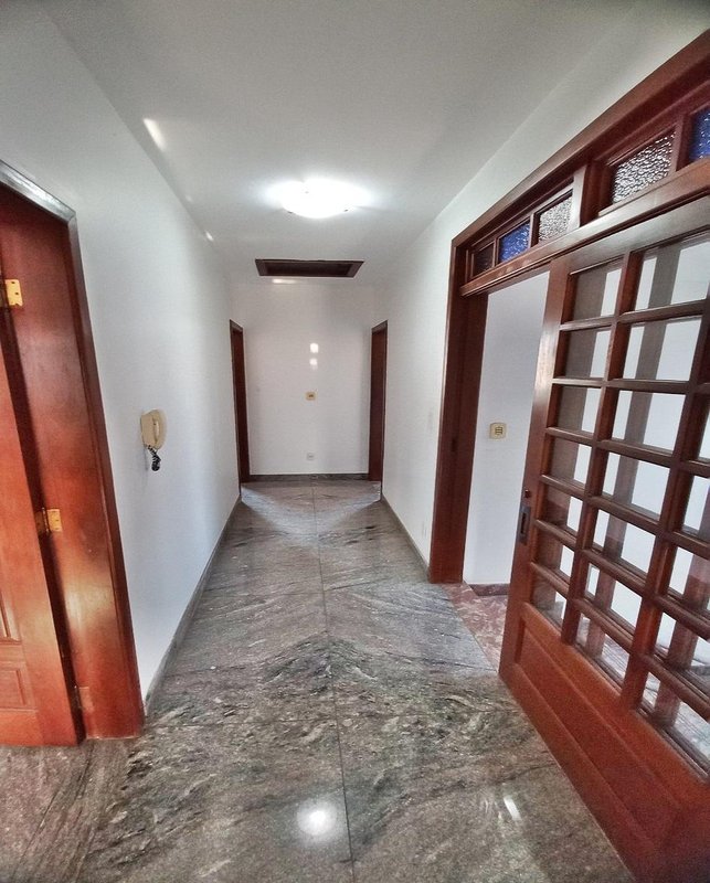 Casa em Condomínio - 4 quartos - 3 suites - 4 vagas - lote 550m² Avenida Doutor Cristiano Guimarães Belo Horizonte - 