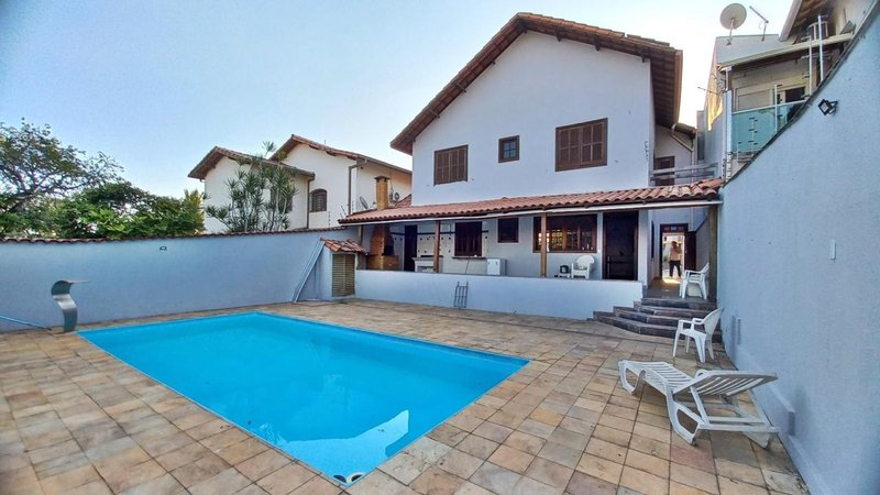 Casa em Condomínio - 4 quartos - 3 suites - 4 vagas - lote 550m² Avenida Doutor Cristiano Guimarães Belo Horizonte - 