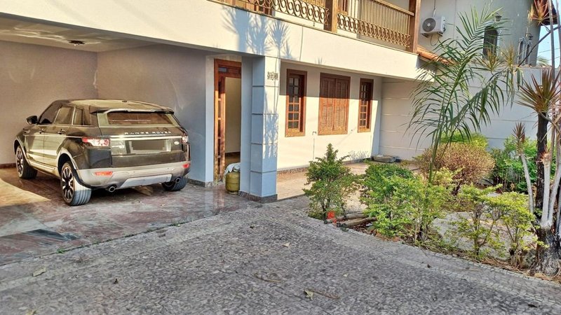 Casa em Condomínio - 4 quartos - 3 suites - 4 vagas - lote 550m² Avenida Doutor Cristiano Guimarães Belo Horizonte - 