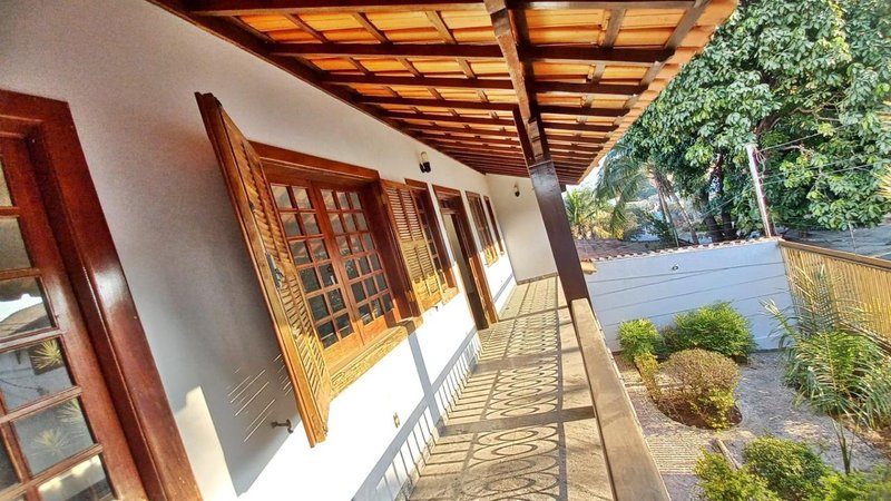 Casa em Condomínio - 4 quartos - 3 suites - 4 vagas - lote 550m² Avenida Doutor Cristiano Guimarães Belo Horizonte - 