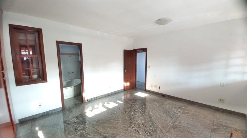 Casa em Condomínio - 4 quartos - 3 suites - 4 vagas - lote 550m² Avenida Doutor Cristiano Guimarães Belo Horizonte - 