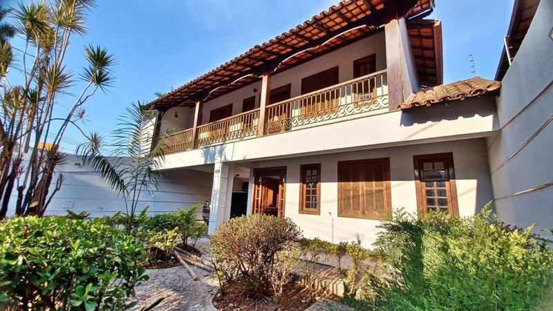 Casa em Condomínio - 4 quartos - 3 suites - 4 vagas - lote 550m² Avenida Doutor Cristiano Guimarães Belo Horizonte - 