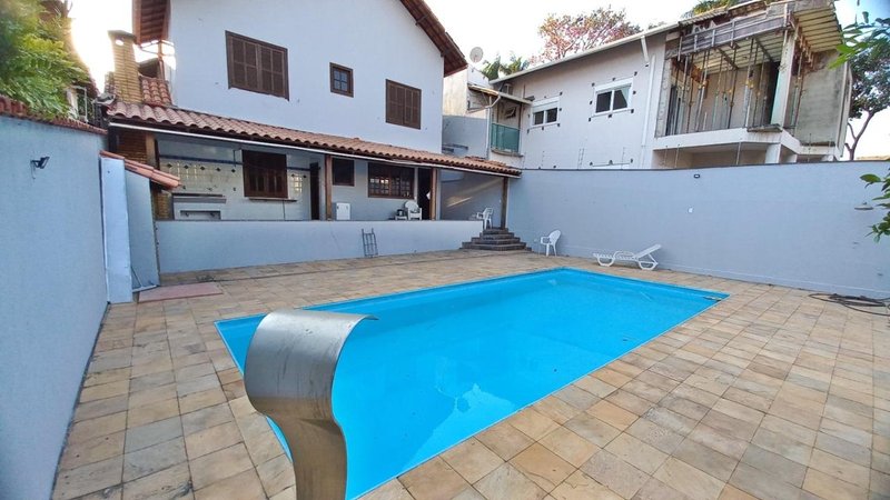 Casa em Condomínio - 4 quartos - 3 suites - 4 vagas - lote 550m² Avenida Doutor Cristiano Guimarães Belo Horizonte - 