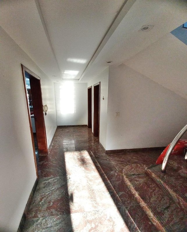 Casa em Condomínio - 4 quartos - 3 suites - 4 vagas - lote 550m² Avenida Doutor Cristiano Guimarães Belo Horizonte - 
