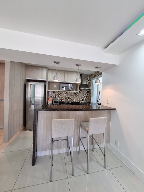 ALUGA-SE APT 70M2 MOBILIADO – INCRÍVEL – AR CONDICIONADO TODOS OS CÔMODOS Avenida Marquês de São Vicente São Paulo - 