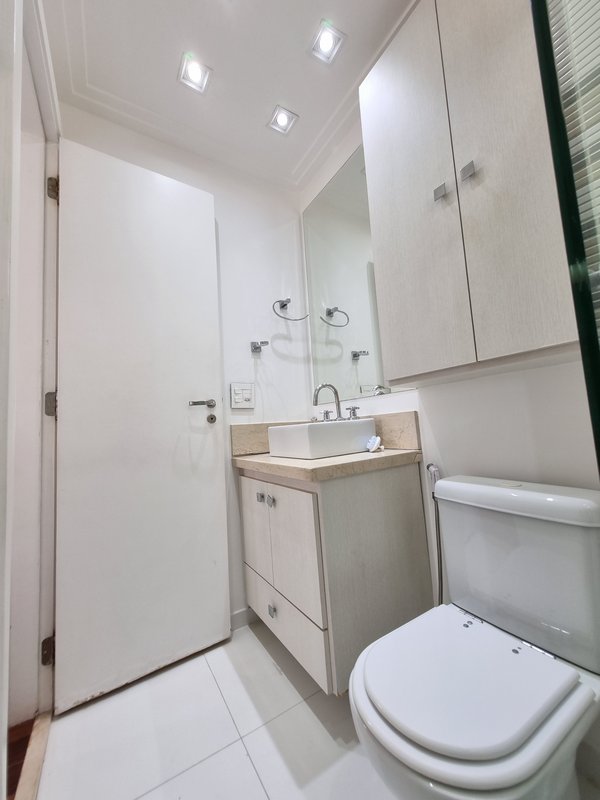 ALUGA-SE APT 70M2 MOBILIADO – INCRÍVEL – AR CONDICIONADO TODOS OS CÔMODOS Avenida Marquês de São Vicente São Paulo - 