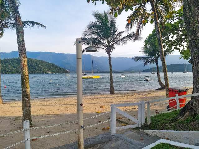 Casa encantadora localizada no condomínio Morada do Pontal, em Angra dos Reis - Angra dos Reis - 