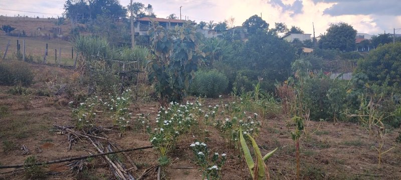 Chácara com 1.100 metros no condomínio em Caçapava SP - Caçapava - 
