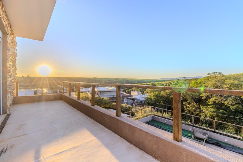 CASA RESORT COM QUADRA DE TÊNIS, ACADEMIA, BEACH TENIS, PLAYGROUND E SEMI MOBILIADA Rua Eurico Fragoso Sorocaba - 
