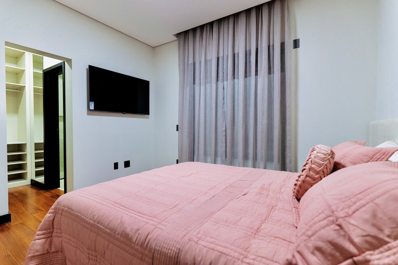Linda casa em Condomínio Saint Patrick Rodovia Raposo Tavares Sorocaba - 