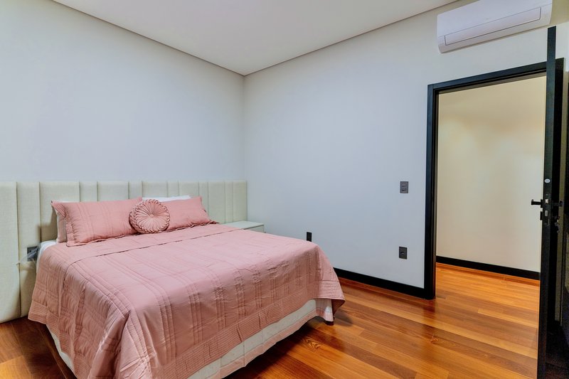 Linda casa em Condomínio Saint Patrick Rodovia Raposo Tavares Sorocaba - 