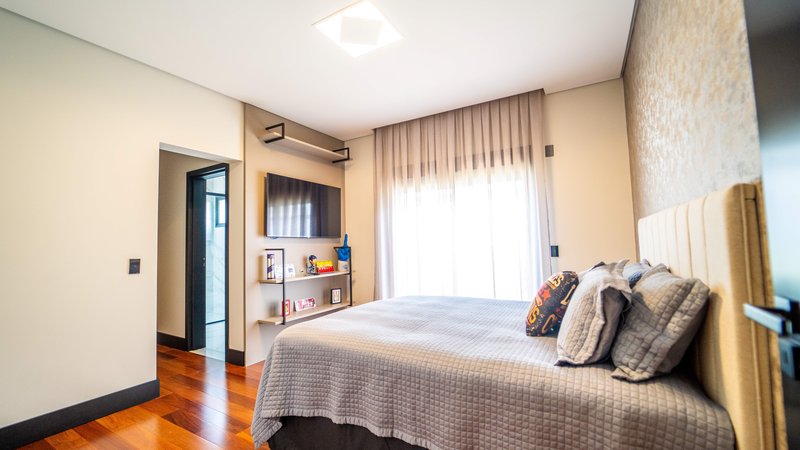 Casa térrea, mobiliada, decorada com extremo bom gosto Rodovia Raposo Tavares Sorocaba - 