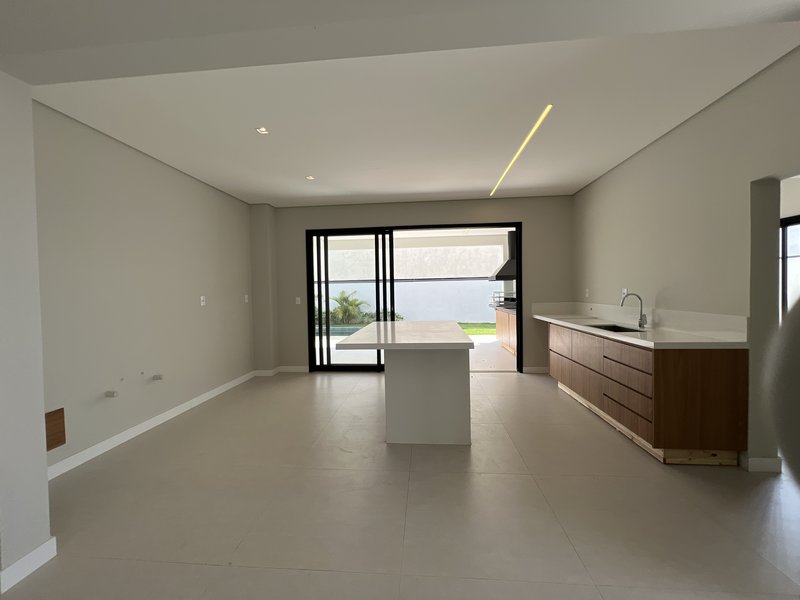 CASA SOFISTICADA E BEM PLANEJADA EM ALPHAVILLE NOVA ESPLANADA Alameda Londres Votorantim - 