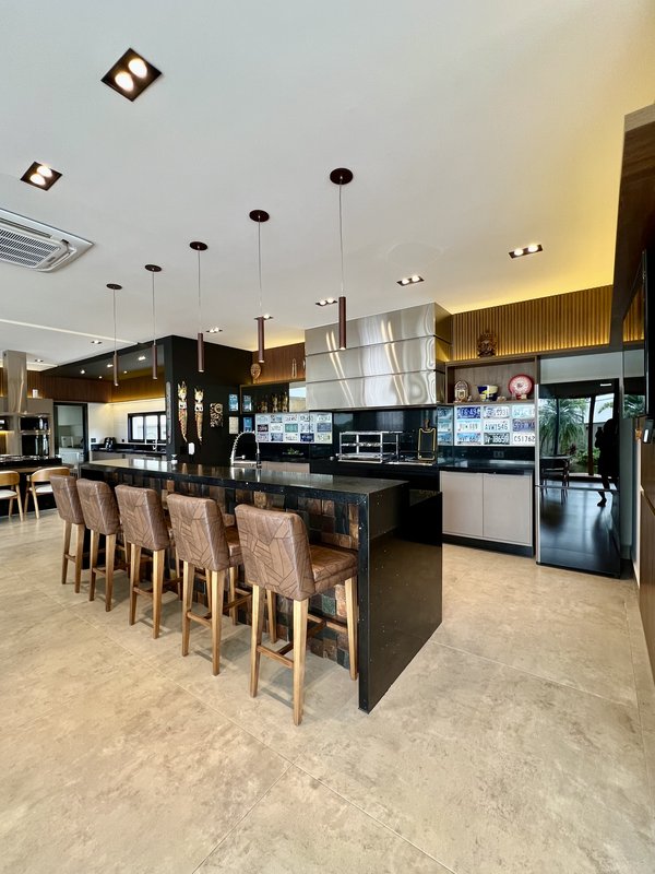 CASA COM LAGO DE CARPAS ESPETACULAR Rodovia Raposo Tavares Sorocaba - 