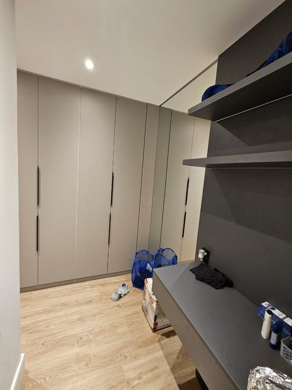 CASA COM LAGO DE CARPAS ESPETACULAR Rodovia Raposo Tavares Sorocaba - 